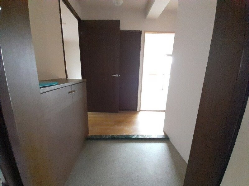 物件内観写真11　(玄関)