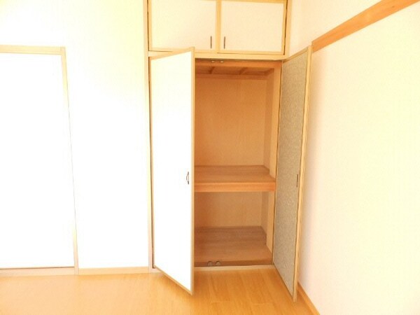 収納(同型タイプの写真です)