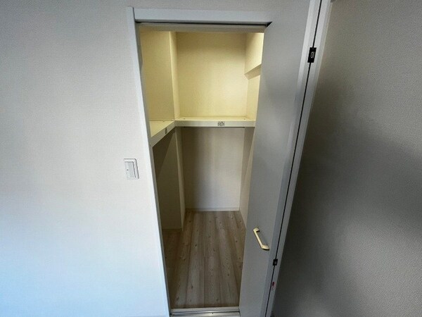 収納(同物件別部屋のお写真です。)