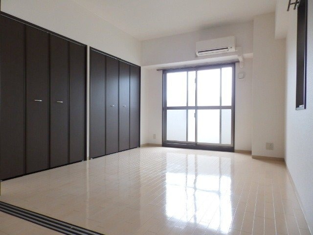 物件内観写真3　(別部屋写真)