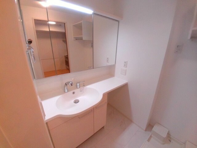 物件内観写真12　(洗面所)