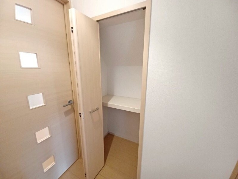 物件内観写真12　(同型反転タイプ画像)