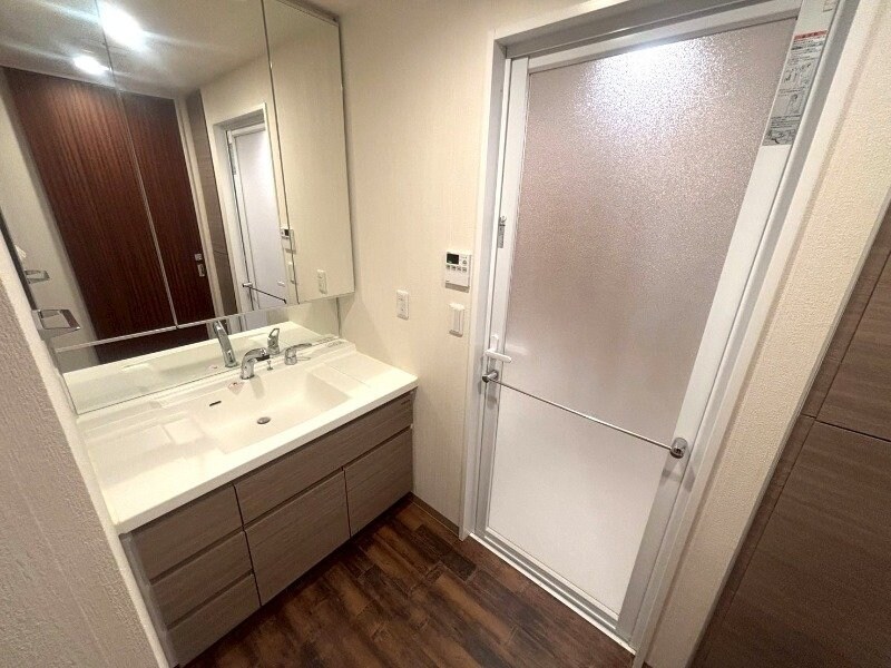 物件内観写真11　(洗面所)