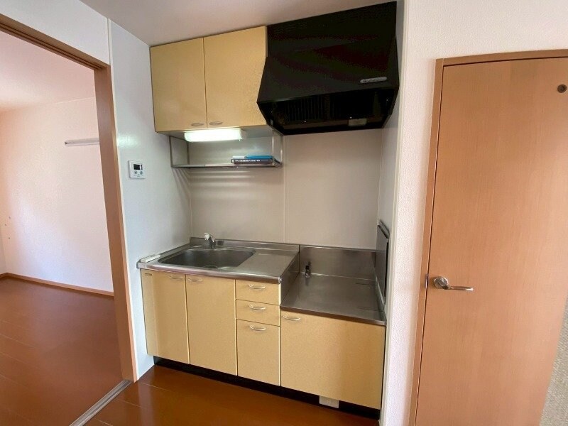 物件内観写真6　(同物件別室反転タイプ画像)