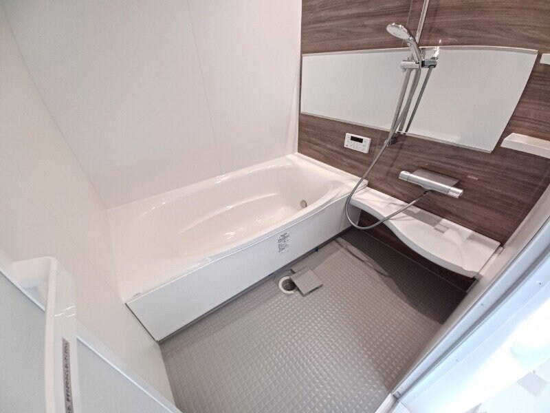 物件内観写真9　(同物件別室反転タイプ画像)