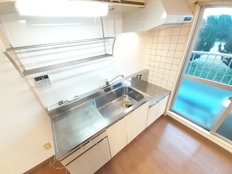 物件内観写真8　(別部屋反転参考写真です。)