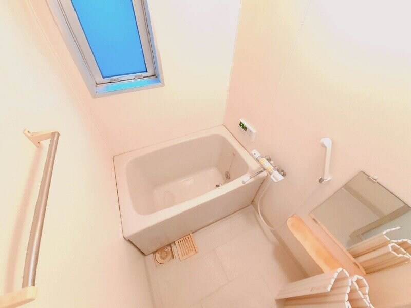 物件内観写真9　(別部屋反転参考写真です。)