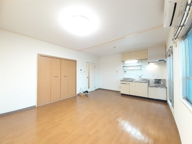 物件内観写真19　(別部屋反転参考写真です。)