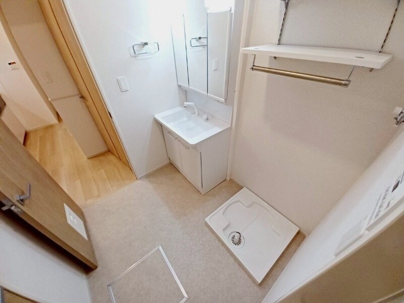 物件内観写真8　(同型反転タイプ参考写真)