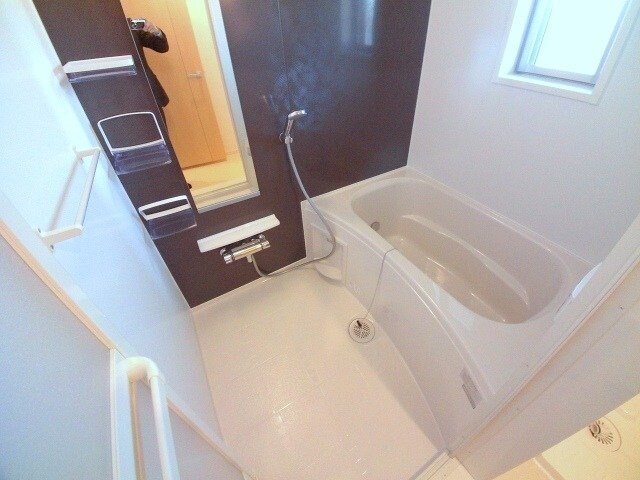 物件内観写真8　(同物件別室反転タイプ)