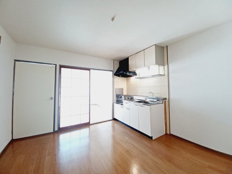 物件内観写真17　(別部屋反転参考写真です。)