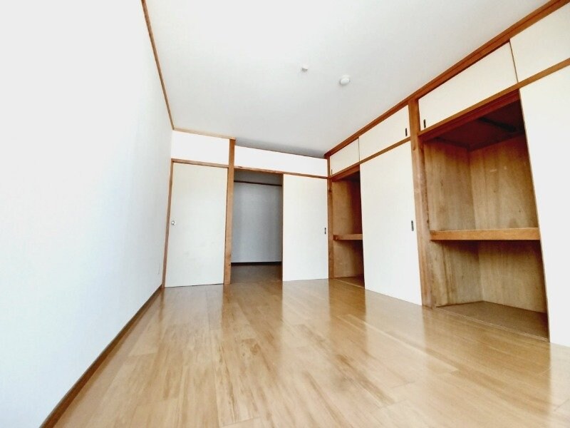 物件内観写真18　(別部屋反転参考写真です。)