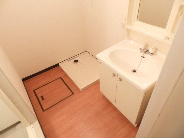 物件内観写真9　(別部屋反転参考写真です。)