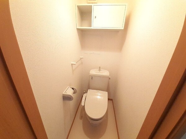 トイレ(同型参考写真)