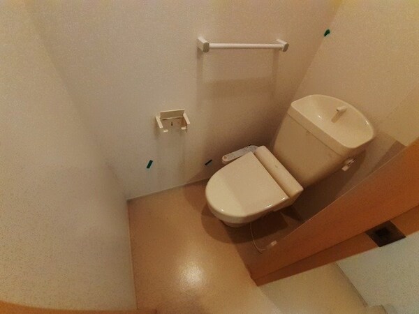 トイレ(同型反転写真です。)