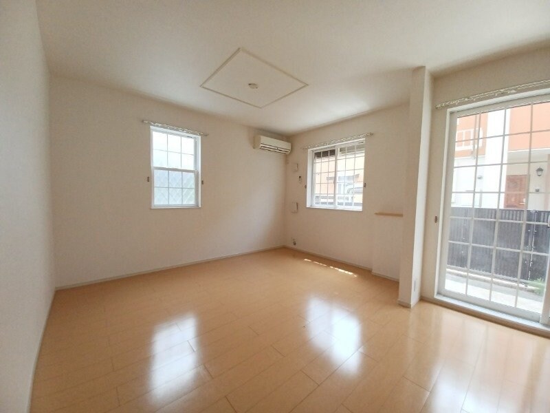 物件内観写真18　(同物件別室反転タイプ)