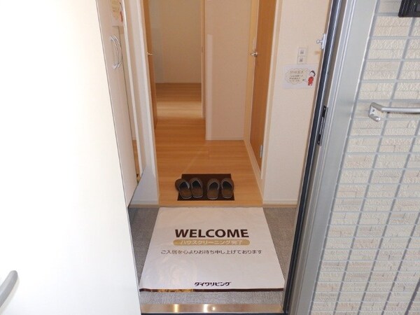 玄関(同タイプの部屋写真です)