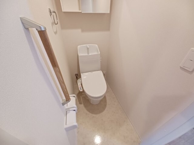 物件内観写真9　(同物件別室反転タイプ画像)