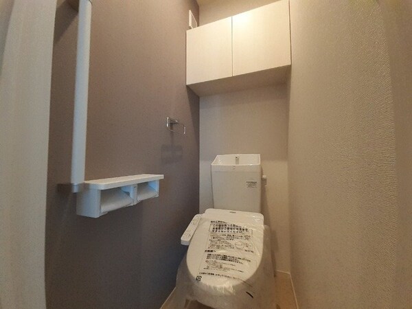 トイレ(同型部屋写真です。)