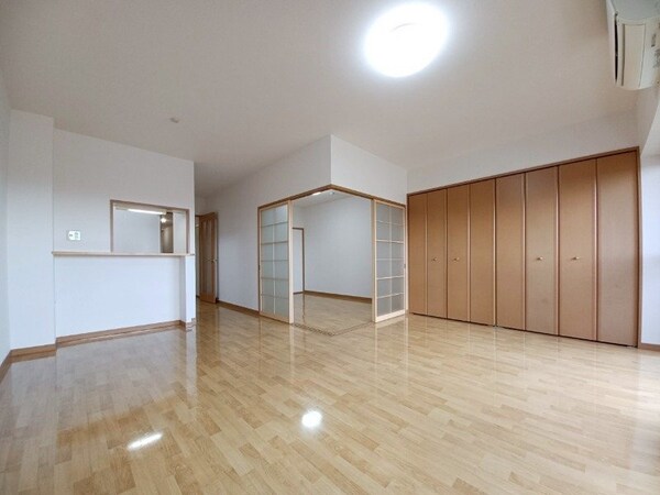 居室・リビング(同型参考写真)