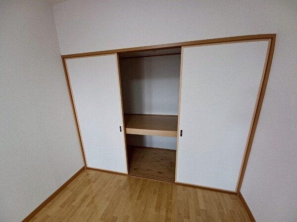収納(同型参考写真)