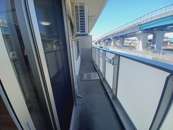 バルコニー(写真は別部屋のものです)