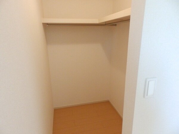 収納(同型参考写真)