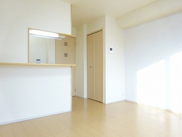 物件内観写真6　(居室・リビング)