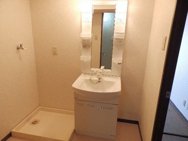 洗面所(同物件別部屋写真です)