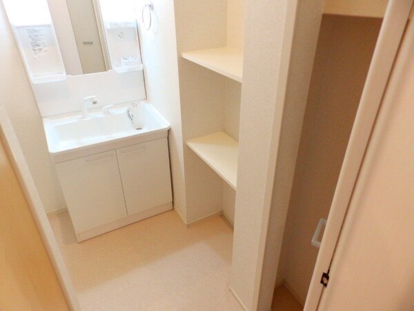 洗面所(同タイプの部屋写真です。)