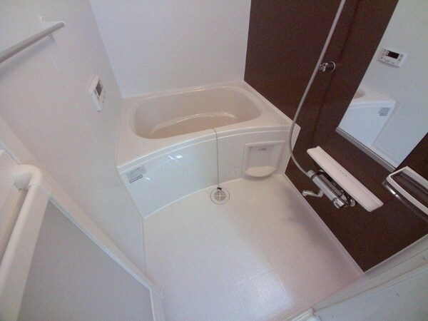 バス／シャワールーム等(同型参考写真)