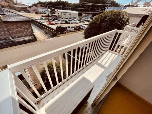 バルコニー(同型タイプ参考写真)
