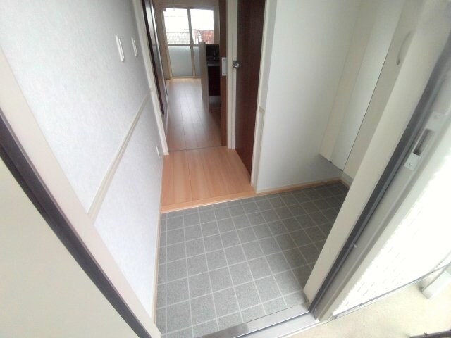 物件内観写真15　(玄関)