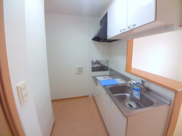 キッチン(同物件別部屋反転写真)