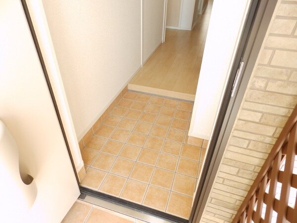 玄関(別部屋反転写真です)