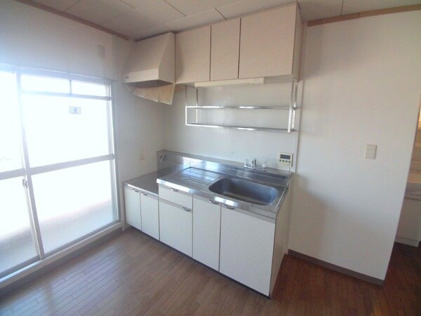 キッチン(同物件別部屋のお写真です。)