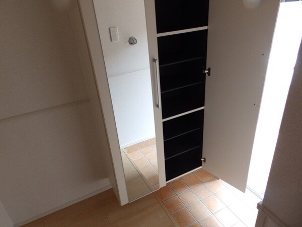収納(同物件別部屋のお写真です。)