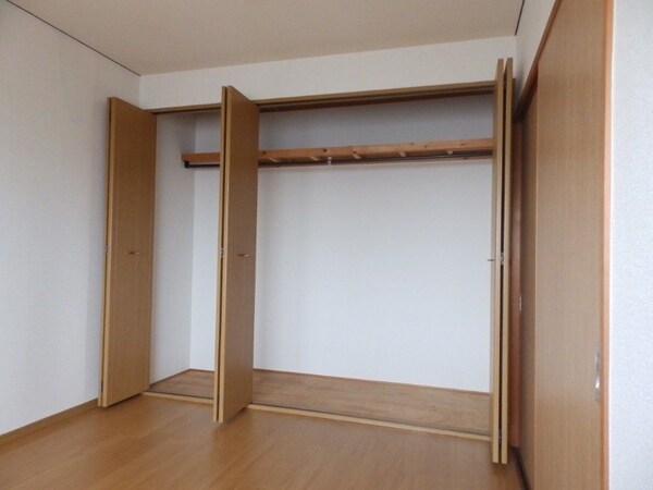 収納(同型参考写真)