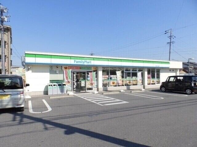 ファミリーマート四日市十志町店