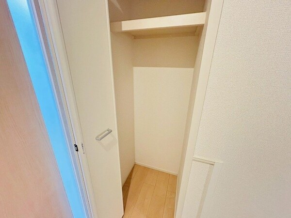 収納(同型参考写真)