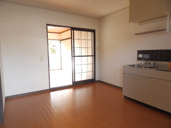 居室・リビング(同物件別部屋の写真です)