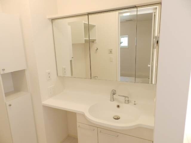 物件内観写真11　(別部屋同型反転タイプ)