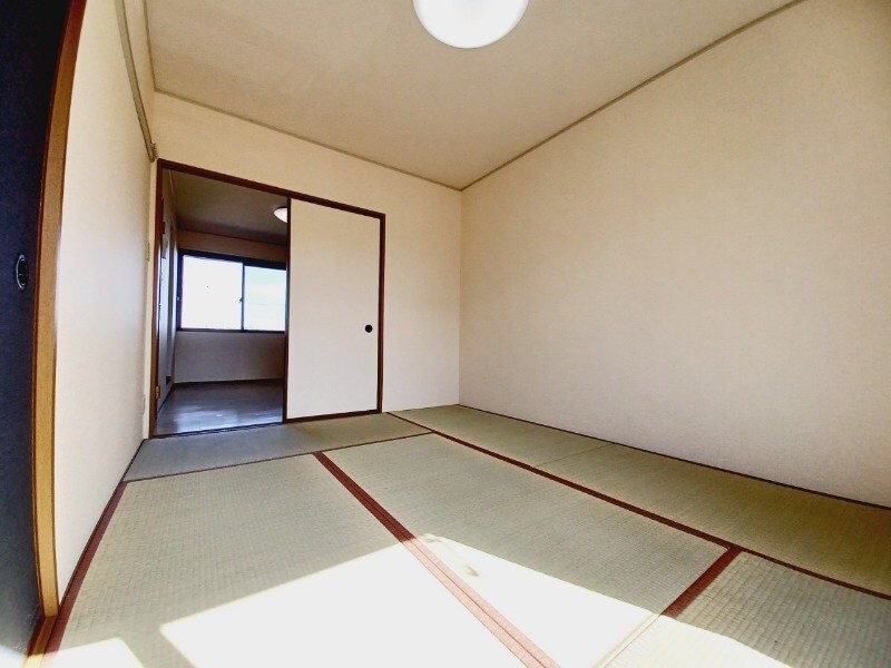 物件内観写真5　(別部屋同型反転タイプ)