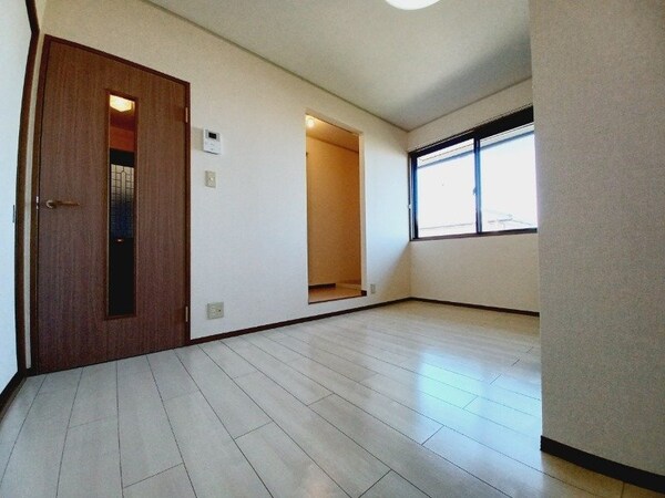 その他(別部屋同型反転タイプ)