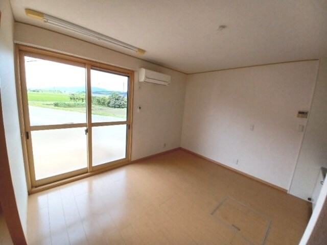 物件内観写真7　(同物件別室反転タイプ)