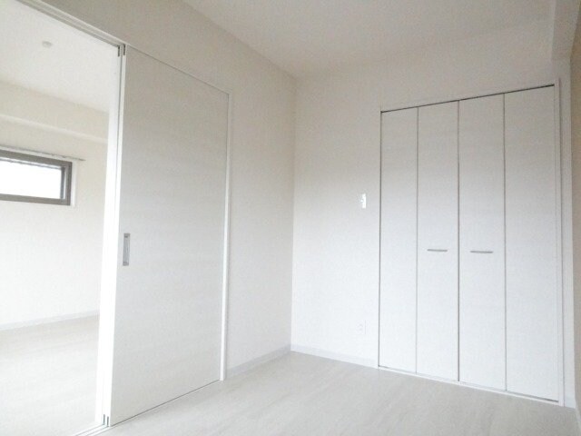 物件内観写真23　(同物件別室反転写真)