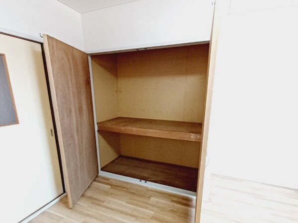 収納(同型参考写真)