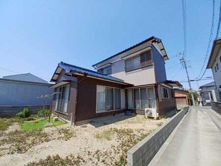 久居西鷹跡町貸家外観写真