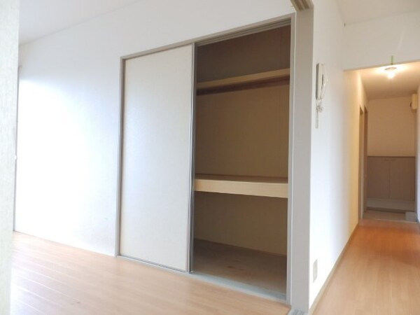 収納(同物件別室の画像です)