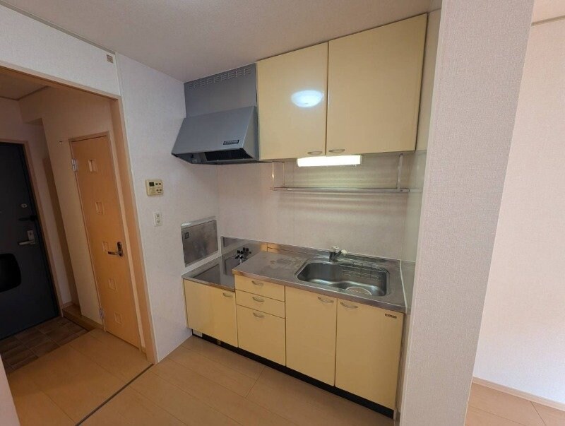 物件内観写真6　(同型別室のお写真です)